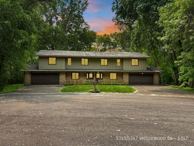 5345/5347 Wedgewood Dr-5347 - 5345/5347 Wedgewood Dr-5347 Apartment Unit 5347