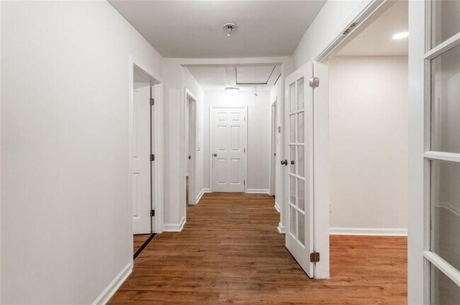 Photo - 278 Moreland Way