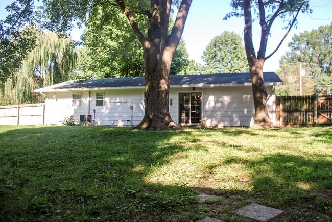 Photo - 1108 Royal Dr