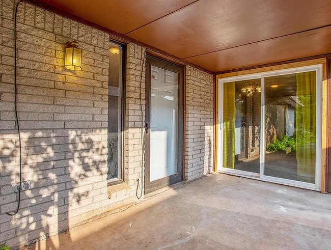 Building Photo - 7110 NW 30th Terrace