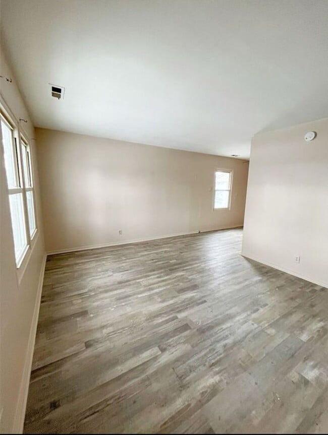 Photo - HOUSE....3 Bedroom 1 Bath