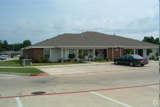 Building Photo - Winfield Estates Apartments