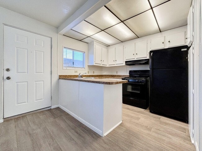40215 Harris Ln