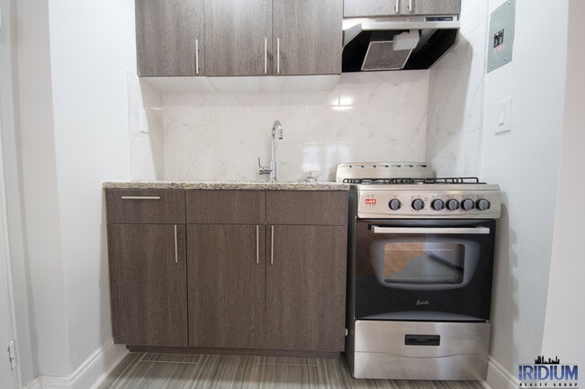 Photo - 296-310 S Harrison St - 308-1