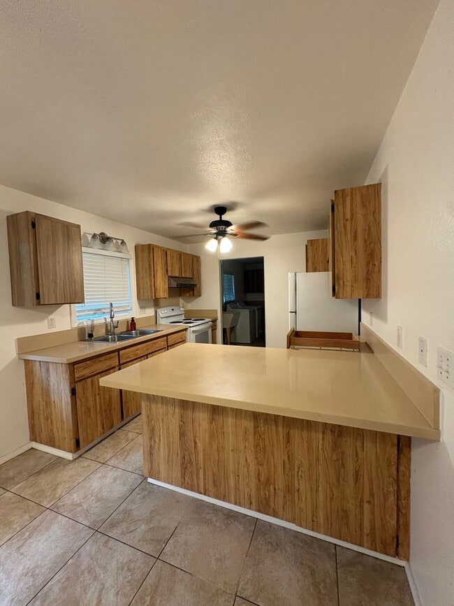 15-1706-1706 Kaloli Dr