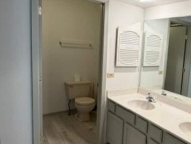 Photo - 852 Dighton Ln