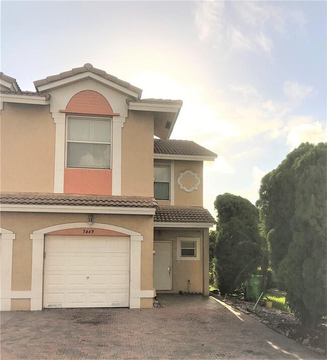 Building Photo - 5449 NW 90th Ave