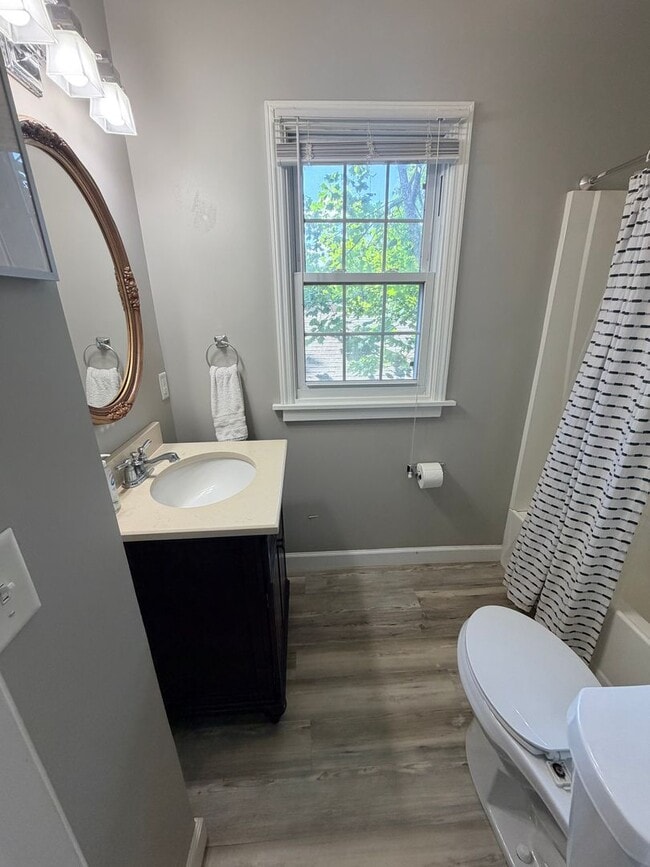 Photo - Midtown Bungalow Unit Midtown Bungalow 4