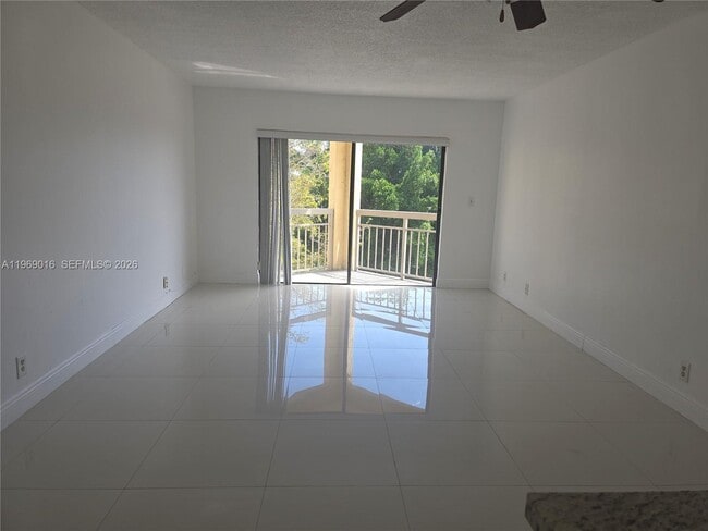 Photo - 8290 Lake Dr Unit 448