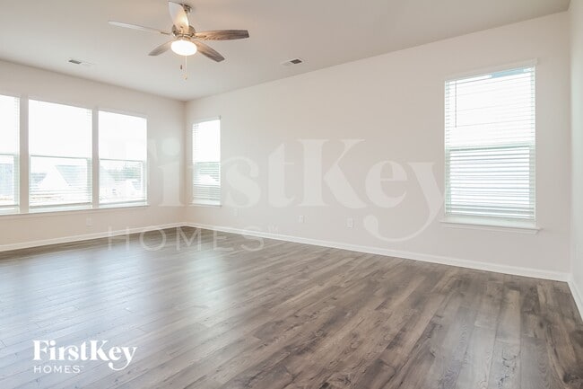Photo - 604 Goldburn Wy