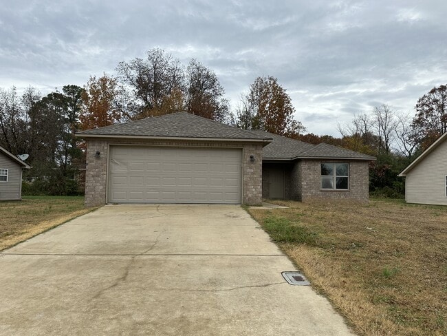 Building Photo - 402 Kiersen Ln