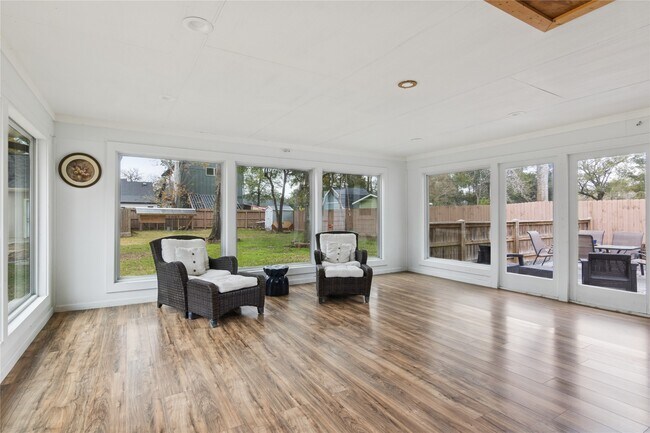 Photo - 1910 East Ave