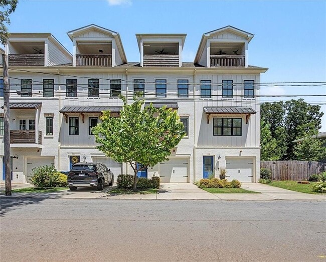 Building Photo - 1196 Wylie St SE