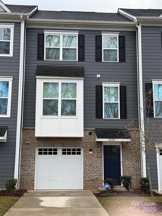 Photo - 5038 Springarn Ct