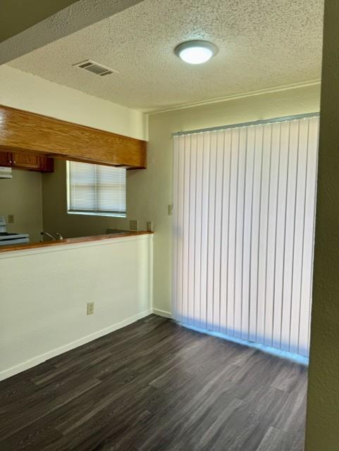 3005 Parker Ln