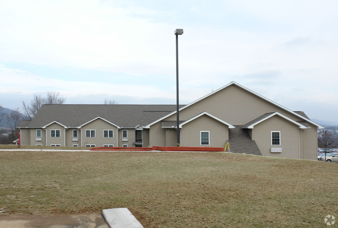 Photo - Wyndtree Court