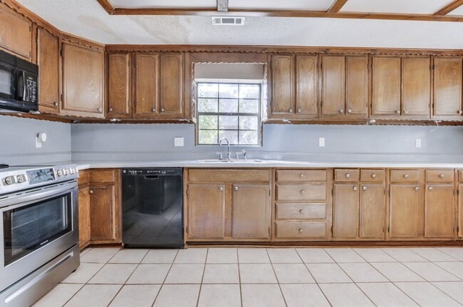 Photo - 3 bed, 2 bath home in Midwest City