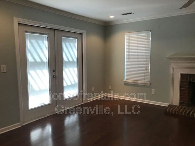 Photo - 125 Misty Crest Cir