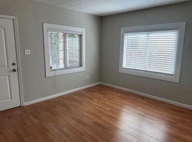 Photo - 1237 N St