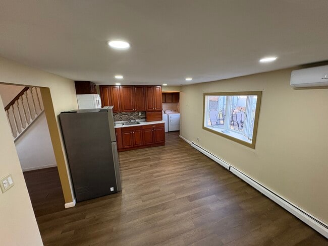 Photo - 37 John St Unit 1