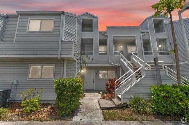 Building Photo - 3425 NW 44th St Unit 105 Rental