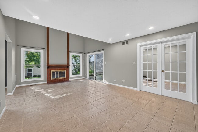 244 Coventry Ct