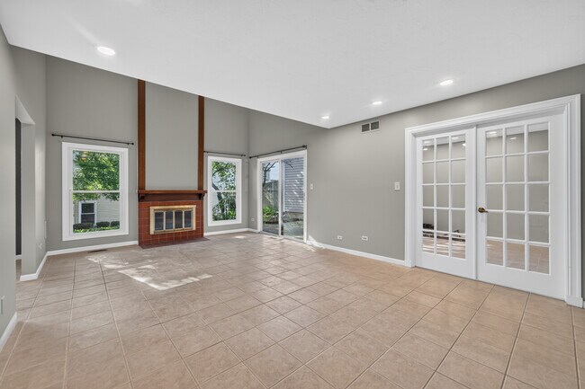 Photo - 244 Coventry Ct