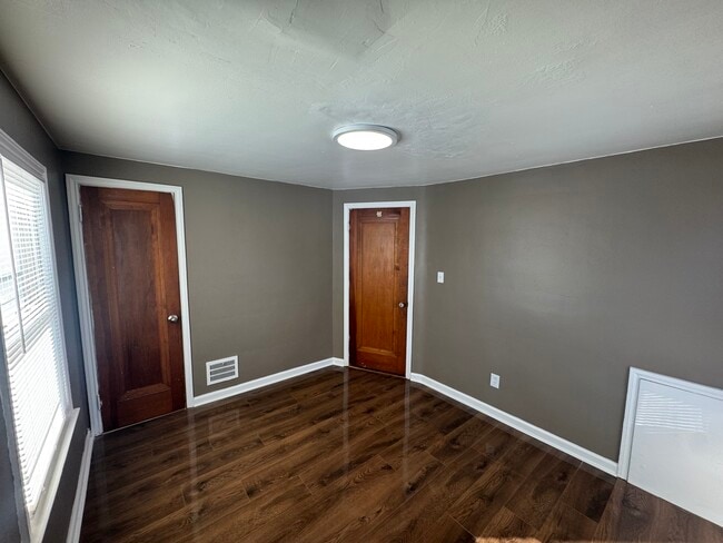 Photo - 9200 Evergreen Ave