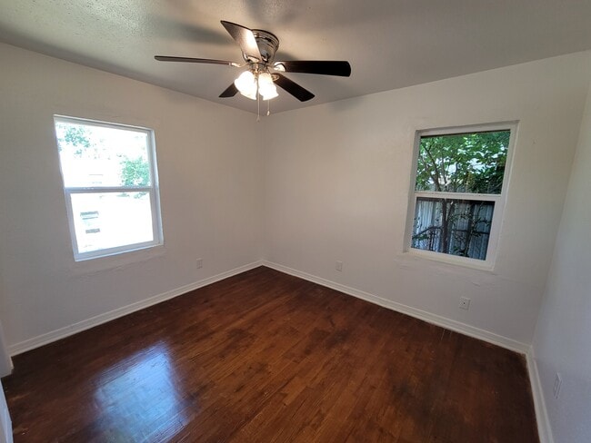 Photo - 1108 Hickory Ln