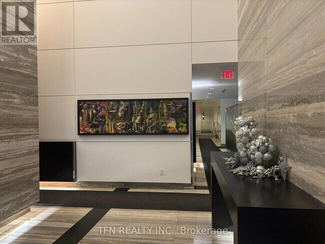 Photo - 110 Charles St E Unité 2807