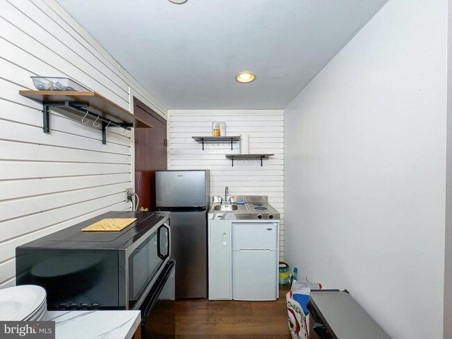 Photo - 9300 Colesville Rd