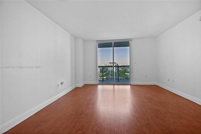 Photo - 1800 N Bayshore Dr Unidad 2208