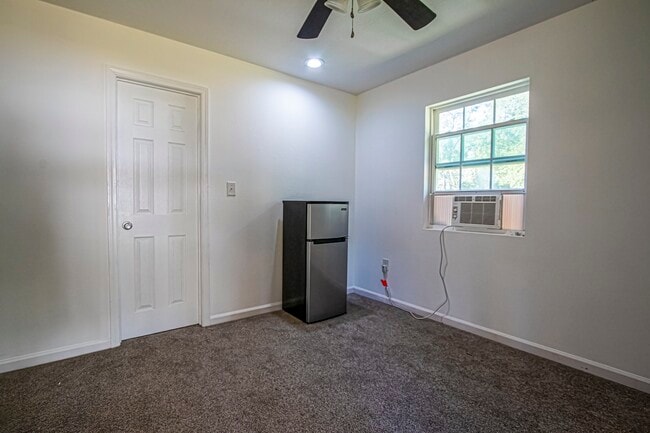 Building Photo - 229 Bishop St Unit 8 Rental