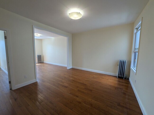 Photo - 215-13 Jamaica Ave Unit 2nd Floor