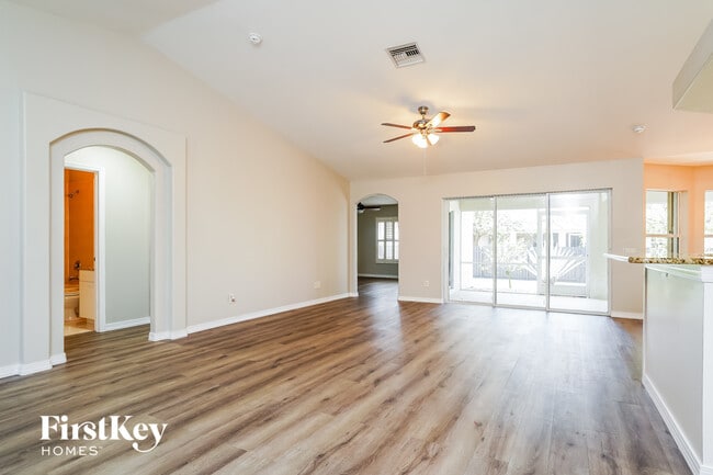 Photo - 4028 NE 10th Pl