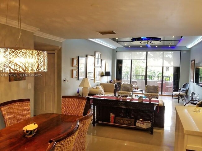 Photo - 151 Crandon Blvd