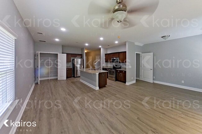 Photo - 815 Ferguson Ln