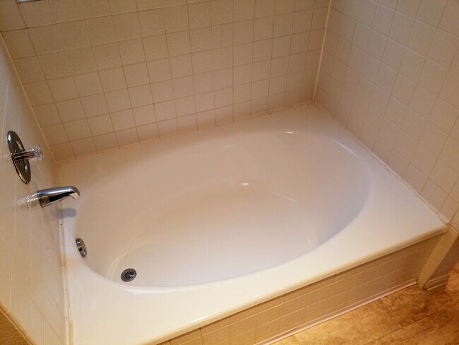 Photo - View 2bed 2.5bath, 3 Balconies, 2 Car Garage, pool in Tierrasanta!