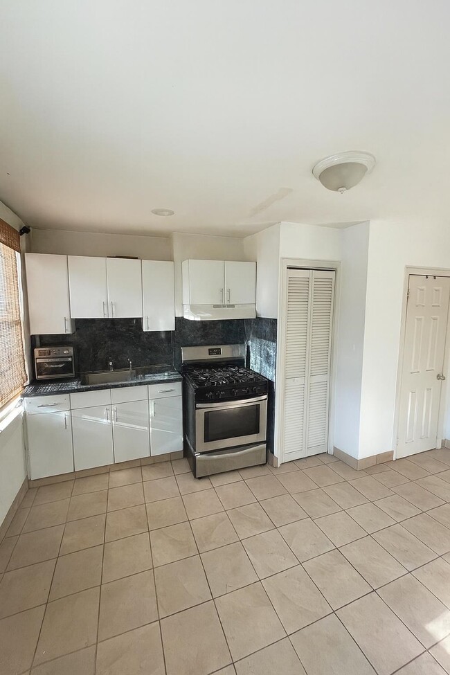 Photo - 85 Laidlaw Ave