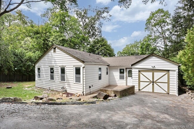 Building Photo - 40 Woodland Dr Rental