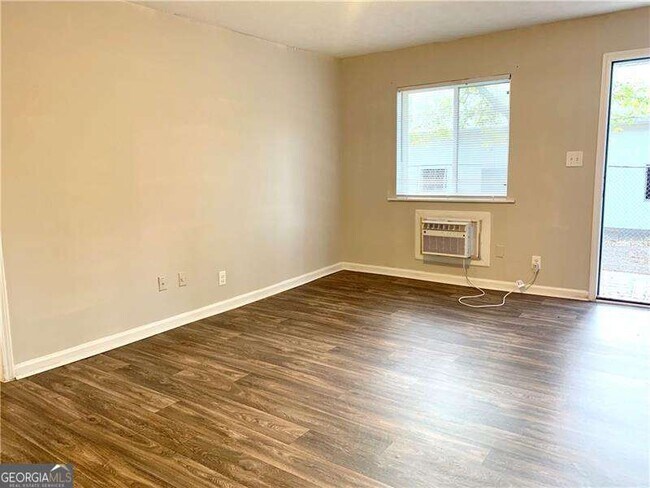 Photo - 9 Clay St SE Unit 11