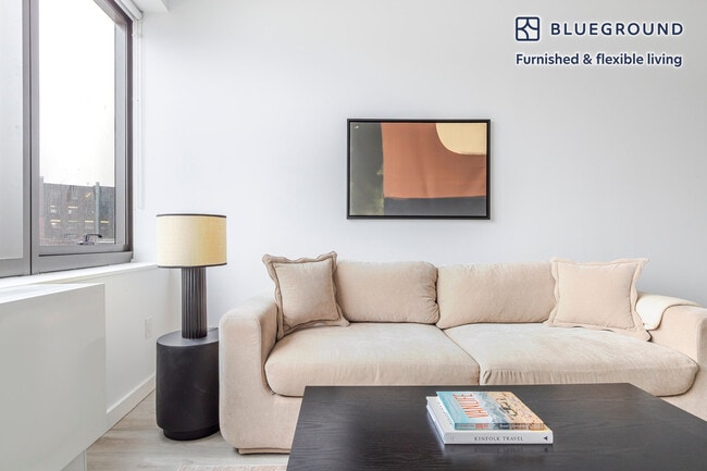 Photo - 77 Commercial St Unidad SI FL4-ID2048