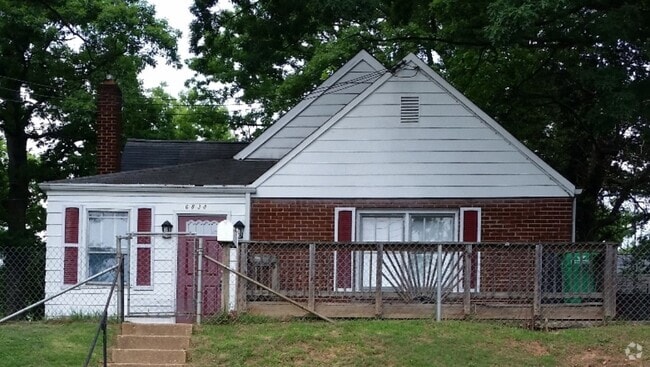 Building Photo - 6838 Barton Rd Rental