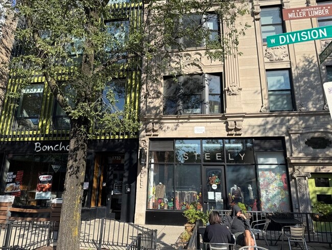 Building Photo - 1728 W Division St