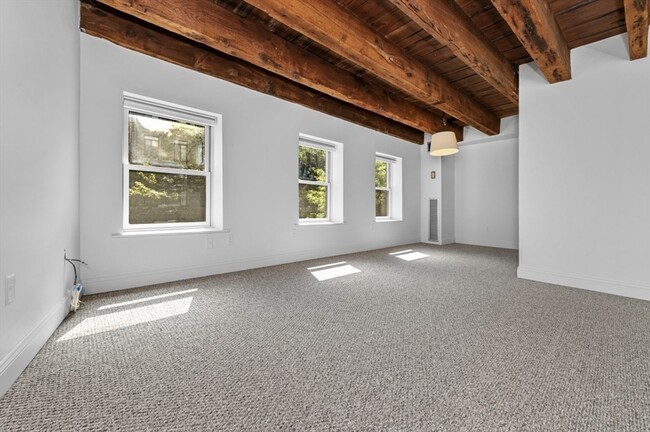 Photo - 120 Commercial St Unit 4-1