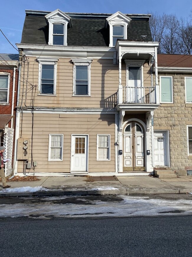Building Photo - 161 W North St Unit Apartment 2