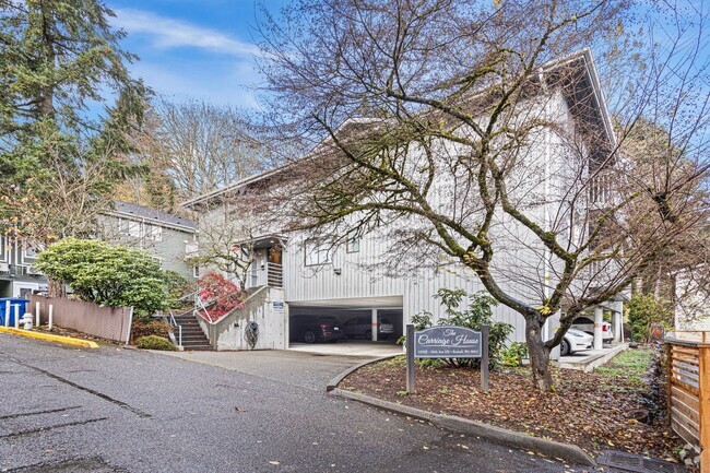Building Photo - The Carriage House