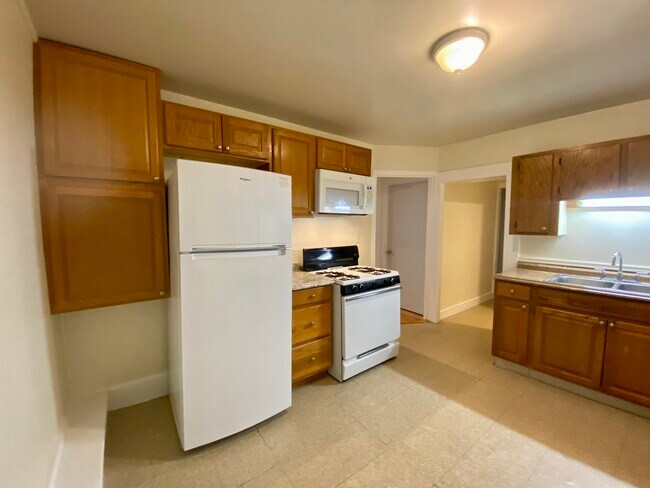 Kitchen - 39 Green St Apartment Unit 2nd floor