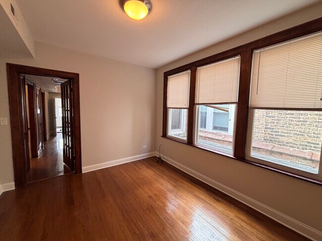 Building Photo - 3050 N Milwaukee Ave Rental