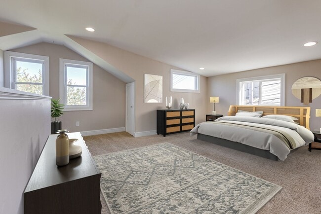 Photo - 200 St Thomas St